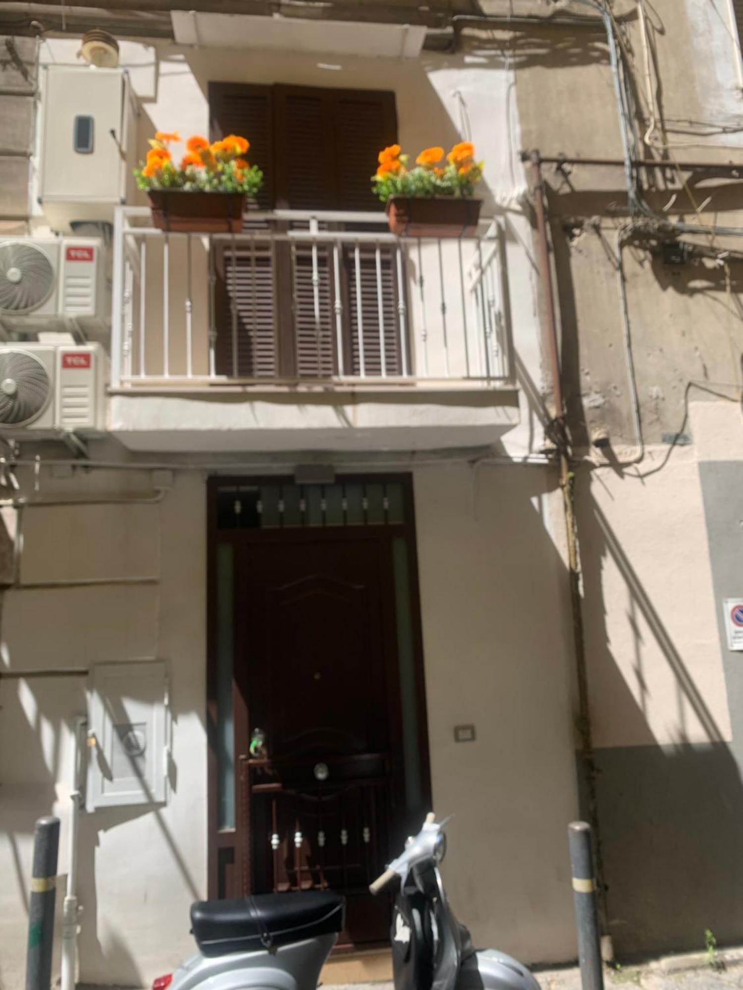 Viky House Chiaja 1 Apartment Naples Luaran gambar