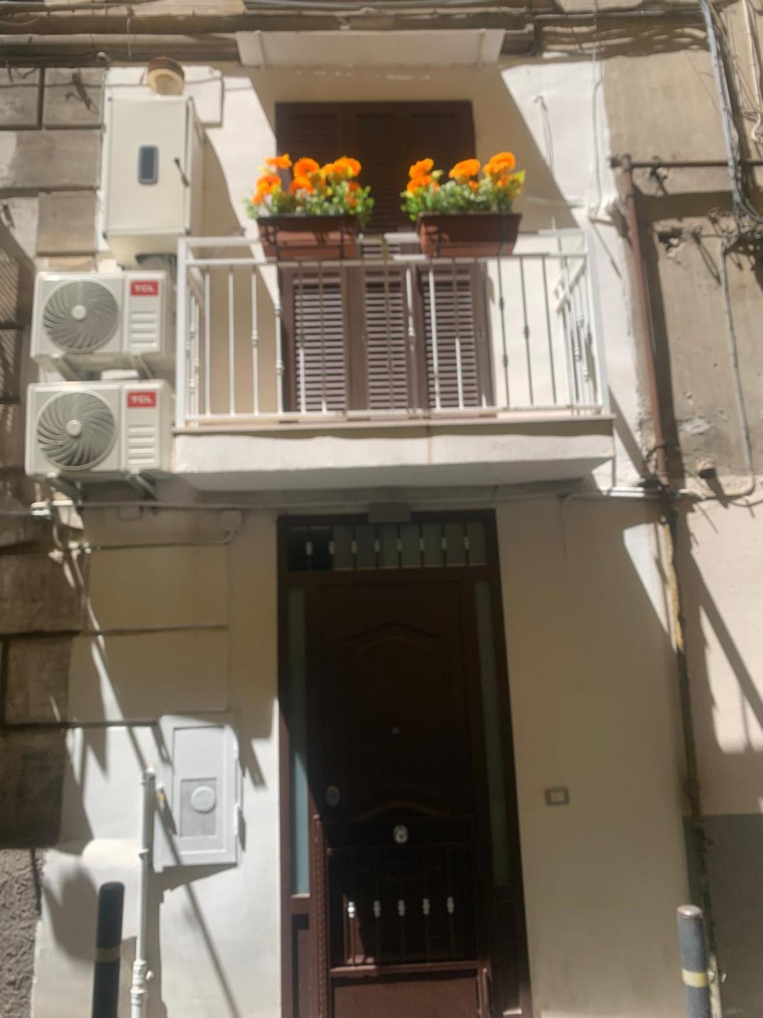 Viky House Chiaja 1 Apartment Naples Luaran gambar
