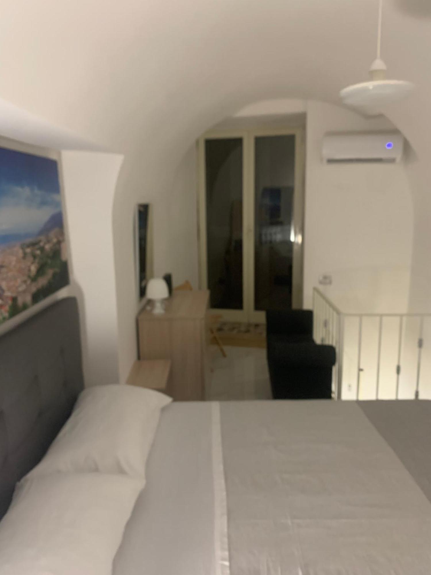 Viky House Chiaja 1 Apartment Naples Luaran gambar