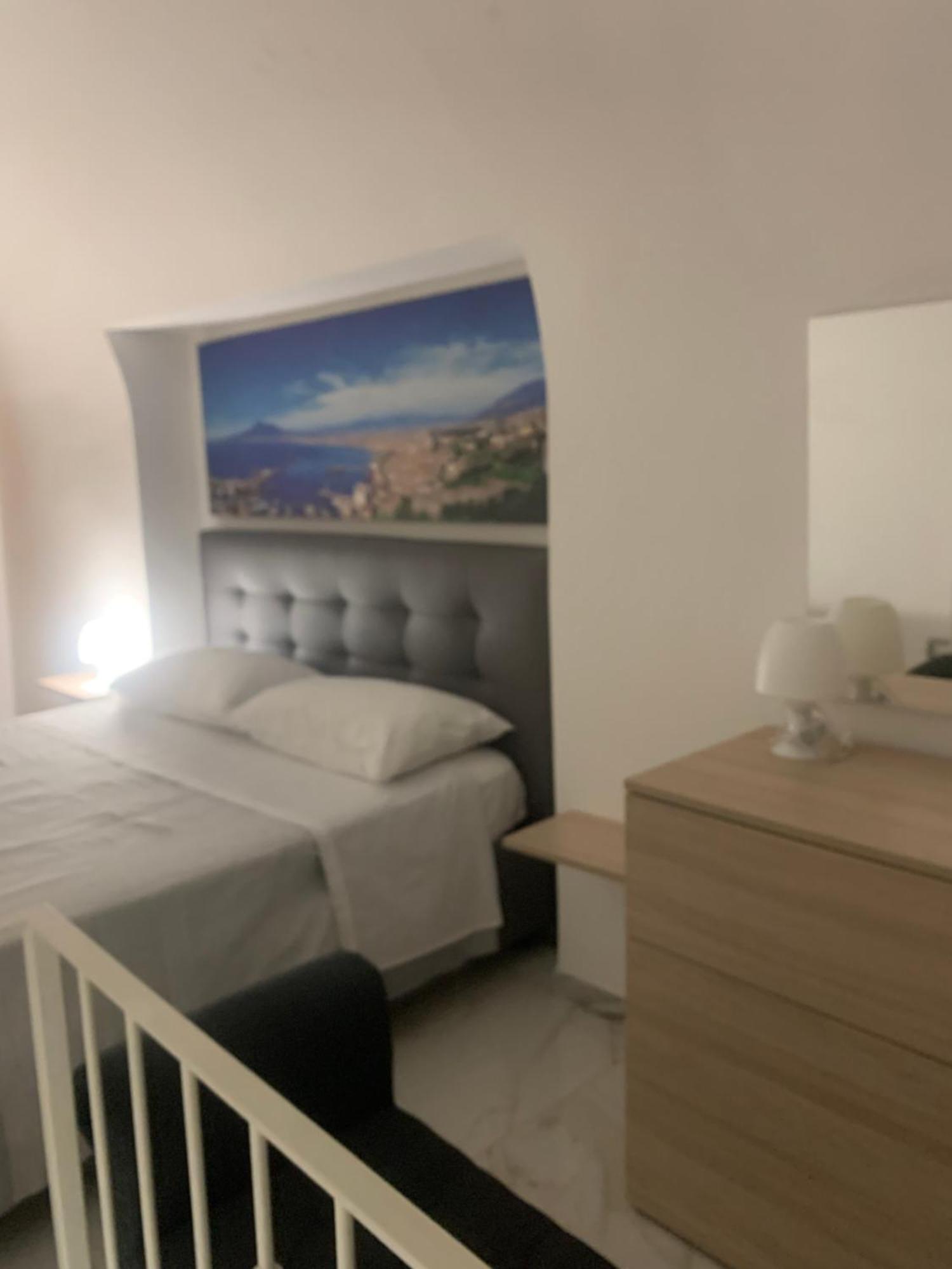 Viky House Chiaja 1 Apartment Naples Luaran gambar